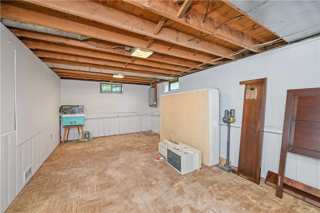 114 Clovercrest Drive, Brighton, New York 14618, Brighton, New York 14618, 3 Bedrooms Bedrooms, 6 Rooms Rooms,1 BathroomBathrooms,Residential,Closed,114 Clovercrest Drive, Brighton, New York 14618,0,R1630735