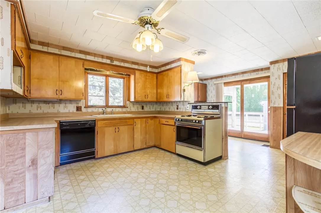 35 Coville St, Victor, New York 14564, Victor, New York 14564, 3 Bedrooms Bedrooms, 8 Rooms Rooms,1 BathroomBathrooms,Residential,Closed,35 Coville St, Victor, New York 14564,0,R1631801