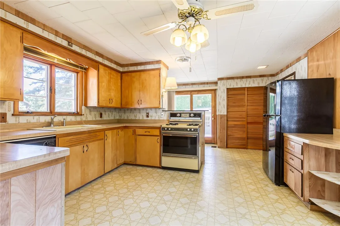 35 Coville St, Victor, New York 14564, Victor, New York 14564, 3 Bedrooms Bedrooms, 8 Rooms Rooms,1 BathroomBathrooms,Residential,Closed,35 Coville St, Victor, New York 14564,0,R1631801