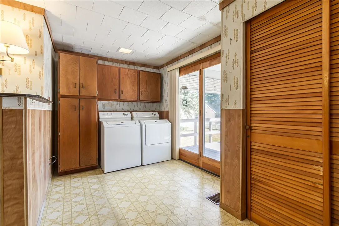 35 Coville St, Victor, New York 14564, Victor, New York 14564, 3 Bedrooms Bedrooms, 8 Rooms Rooms,1 BathroomBathrooms,Residential,Closed,35 Coville St, Victor, New York 14564,0,R1631801