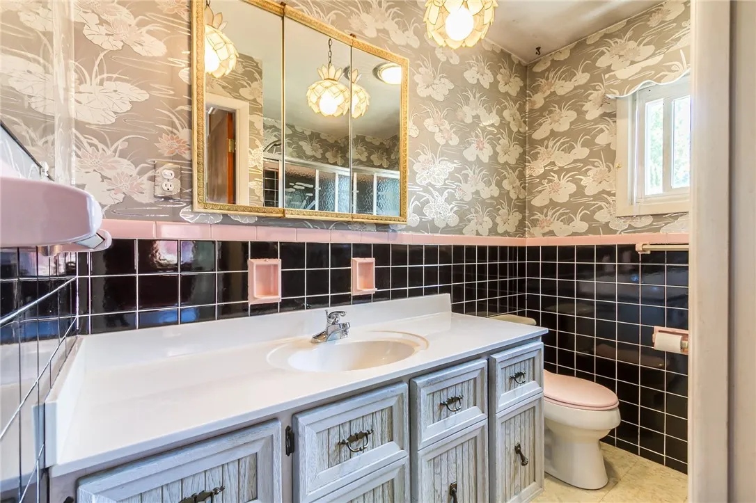 35 Coville St, Victor, New York 14564, Victor, New York 14564, 3 Bedrooms Bedrooms, 8 Rooms Rooms,1 BathroomBathrooms,Residential,Closed,35 Coville St, Victor, New York 14564,0,R1631801