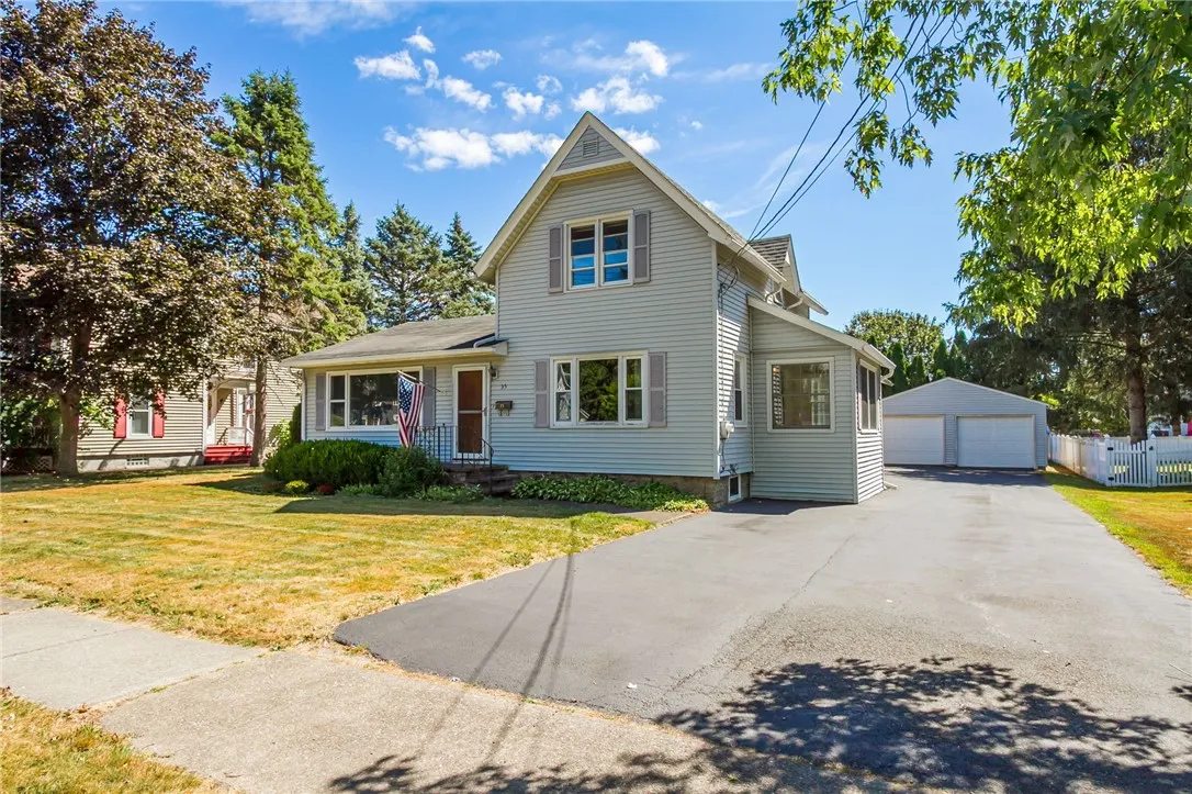 35 Coville St, Victor, New York 14564, Victor, New York 14564, 3 Bedrooms Bedrooms, 8 Rooms Rooms,1 BathroomBathrooms,Residential,Closed,35 Coville St, Victor, New York 14564,0,R1631801