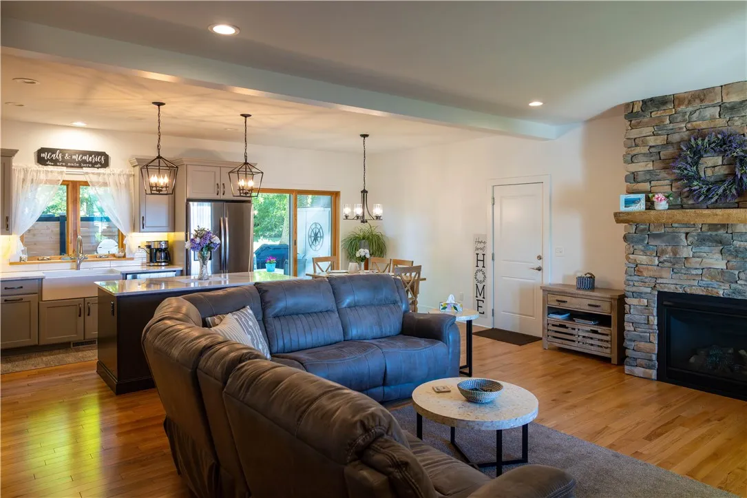 442 North Drive, Greece, New York 14612, Greece, New York 14612, 3 Bedrooms Bedrooms, 6 Rooms Rooms,2 BathroomsBathrooms,Residential,Closed,442 North Drive, Greece, New York 14612,0,R1631799