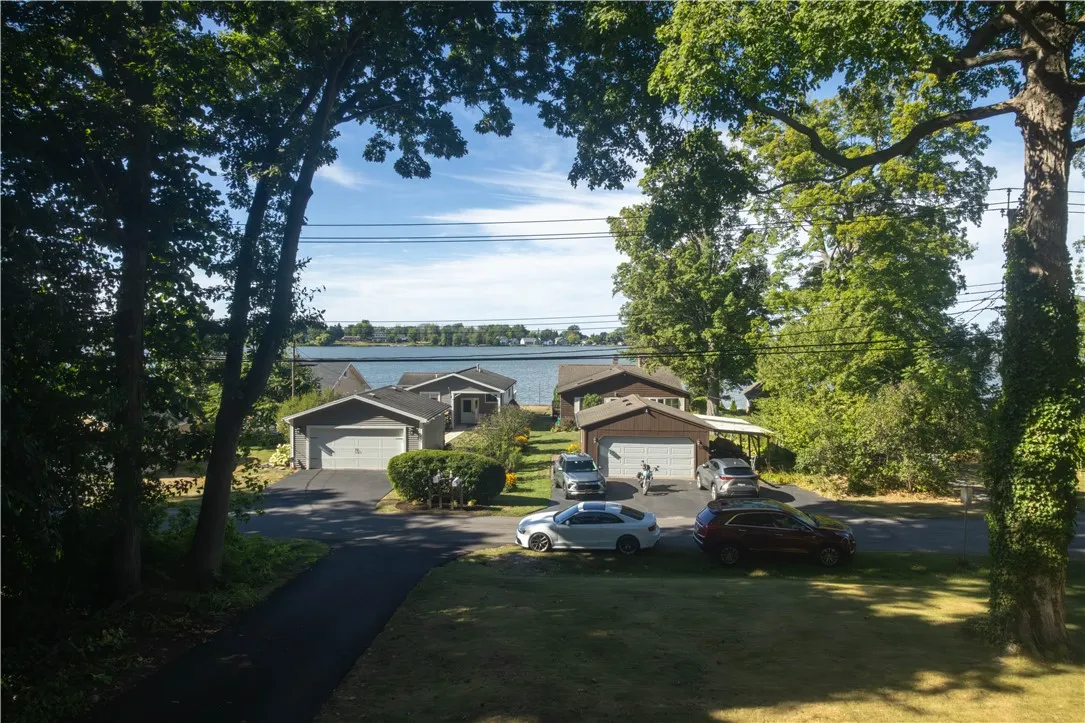 442 North Drive, Greece, New York 14612, Greece, New York 14612, 3 Bedrooms Bedrooms, 6 Rooms Rooms,2 BathroomsBathrooms,Residential,Closed,442 North Drive, Greece, New York 14612,0,R1631799