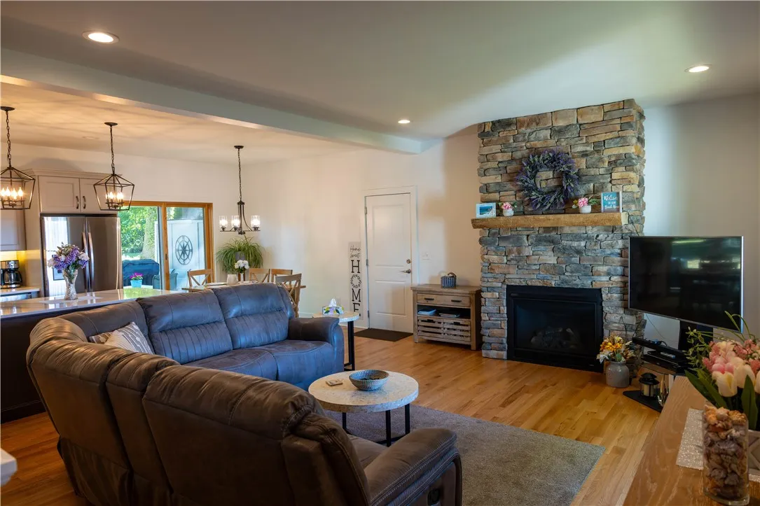 442 North Drive, Greece, New York 14612, Greece, New York 14612, 3 Bedrooms Bedrooms, 6 Rooms Rooms,2 BathroomsBathrooms,Residential,Closed,442 North Drive, Greece, New York 14612,0,R1631799