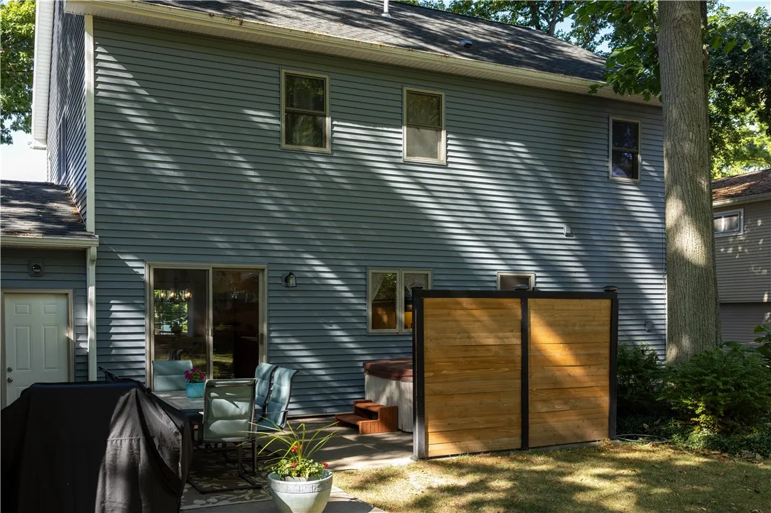 442 North Drive, Greece, New York 14612, Greece, New York 14612, 3 Bedrooms Bedrooms, 6 Rooms Rooms,2 BathroomsBathrooms,Residential,Closed,442 North Drive, Greece, New York 14612,0,R1631799