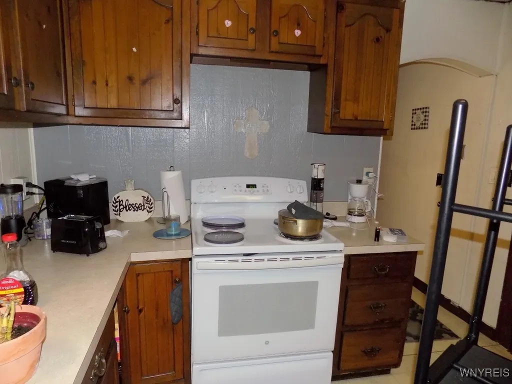 227 Crowley Avenue, Buffalo, New York 14207, Buffalo, New York 14207, 3 Bedrooms Bedrooms, ,2 BathroomsBathrooms,Residential,For Sale,227 Crowley Avenue, Buffalo, New York 14207,B1627598