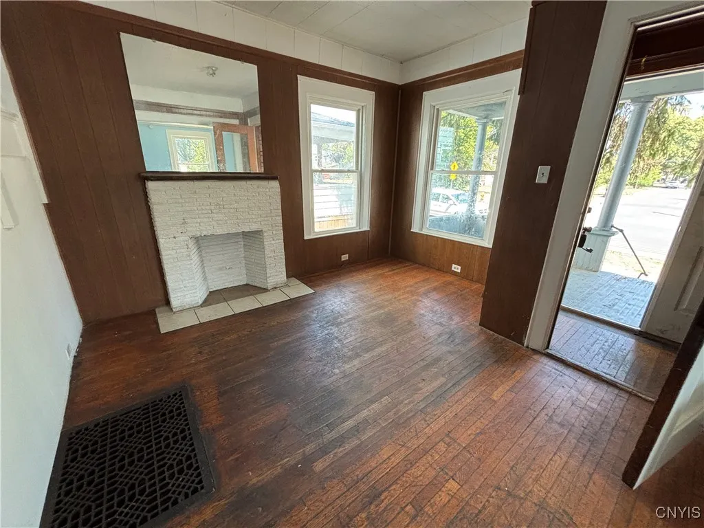 1330 Midland Avenue, Syracuse, New York 13205, Syracuse, New York 13205, 4 Bedrooms Bedrooms, 8 Rooms Rooms,1 BathroomBathrooms,Residential,Closed,1330 Midland Avenue, Syracuse, New York 13205,0,S1631851