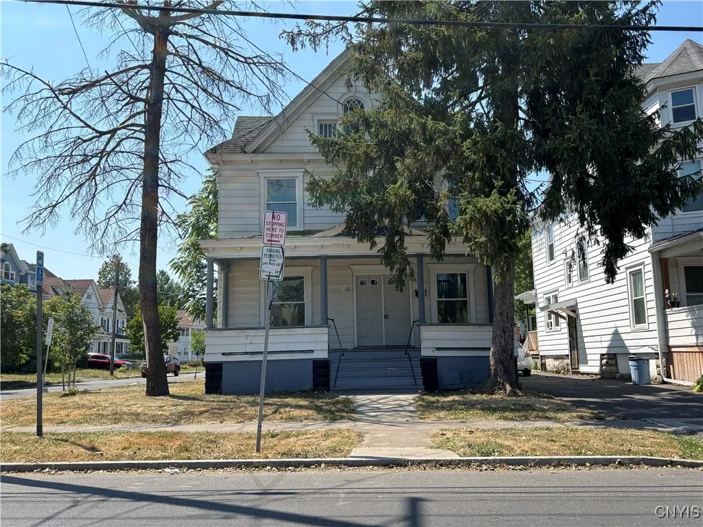 1330 Midland Avenue, Syracuse, New York 13205, Syracuse, New York 13205, 4 Bedrooms Bedrooms, 8 Rooms Rooms,1 BathroomBathrooms,Residential,Closed,1330 Midland Avenue, Syracuse, New York 13205,0,S1631851
