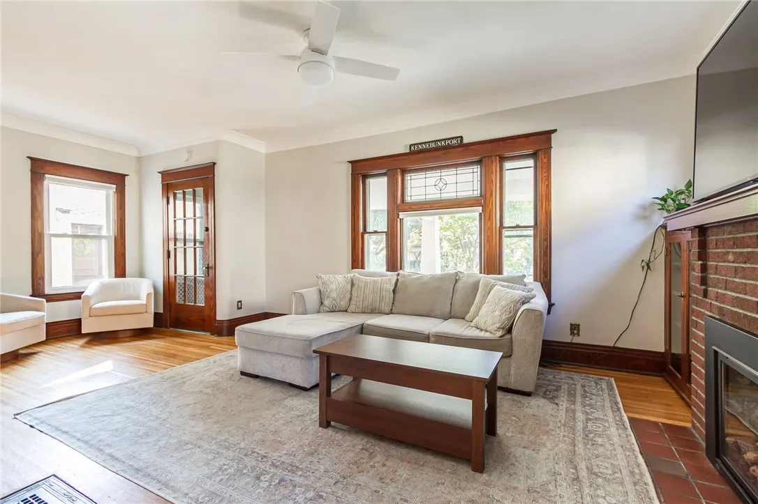 610 Hazelwood, Rochester, New York 14609, Rochester, New York 14609, 3 Bedrooms Bedrooms, 6 Rooms Rooms,1 BathroomBathrooms,Residential,Closed,610 Hazelwood, Rochester, New York 14609,0,R1631588