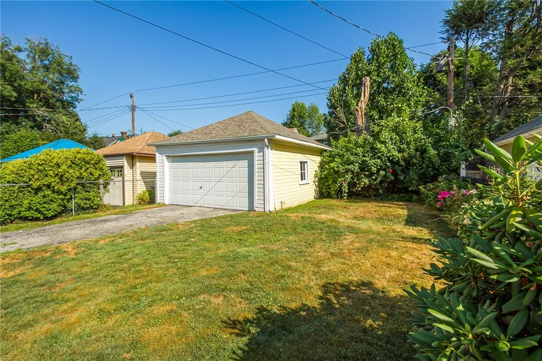 610 Hazelwood, Rochester, New York 14609, Rochester, New York 14609, 3 Bedrooms Bedrooms, 6 Rooms Rooms,1 BathroomBathrooms,Residential,Closed,610 Hazelwood, Rochester, New York 14609,0,R1631588