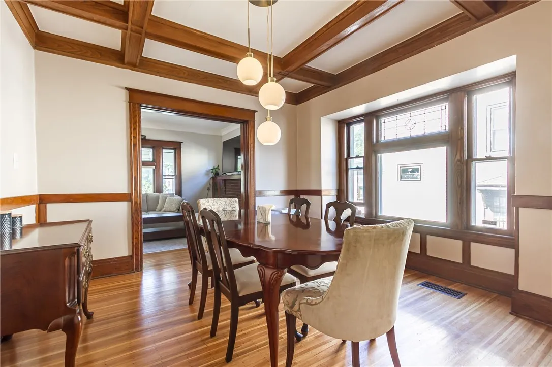 610 Hazelwood, Rochester, New York 14609, Rochester, New York 14609, 3 Bedrooms Bedrooms, 6 Rooms Rooms,1 BathroomBathrooms,Residential,Closed,610 Hazelwood, Rochester, New York 14609,0,R1631588