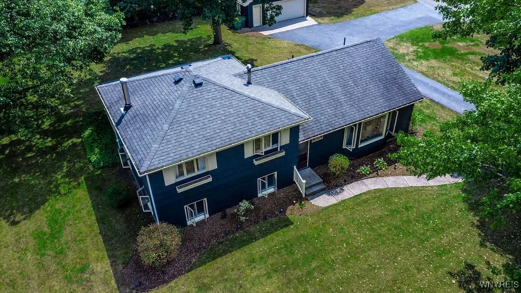 4651 Overlook Drive, Clarence, New York 14221, Clarence, New York 14221, 3 Bedrooms Bedrooms, 8 Rooms Rooms,2 BathroomsBathrooms,Residential,For Sale,4651 Overlook Drive, Clarence, New York 14221,B1629272