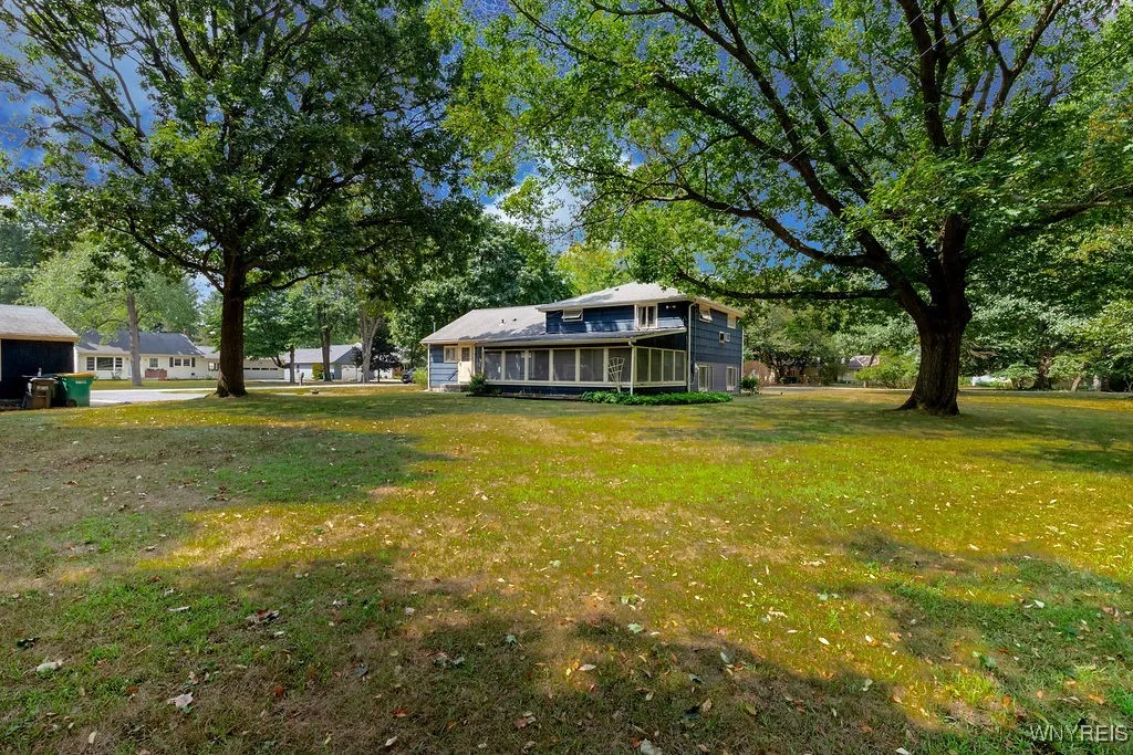 4651 Overlook Drive, Clarence, New York 14221, Clarence, New York 14221, 3 Bedrooms Bedrooms, 8 Rooms Rooms,2 BathroomsBathrooms,Residential,For Sale,4651 Overlook Drive, Clarence, New York 14221,B1629272