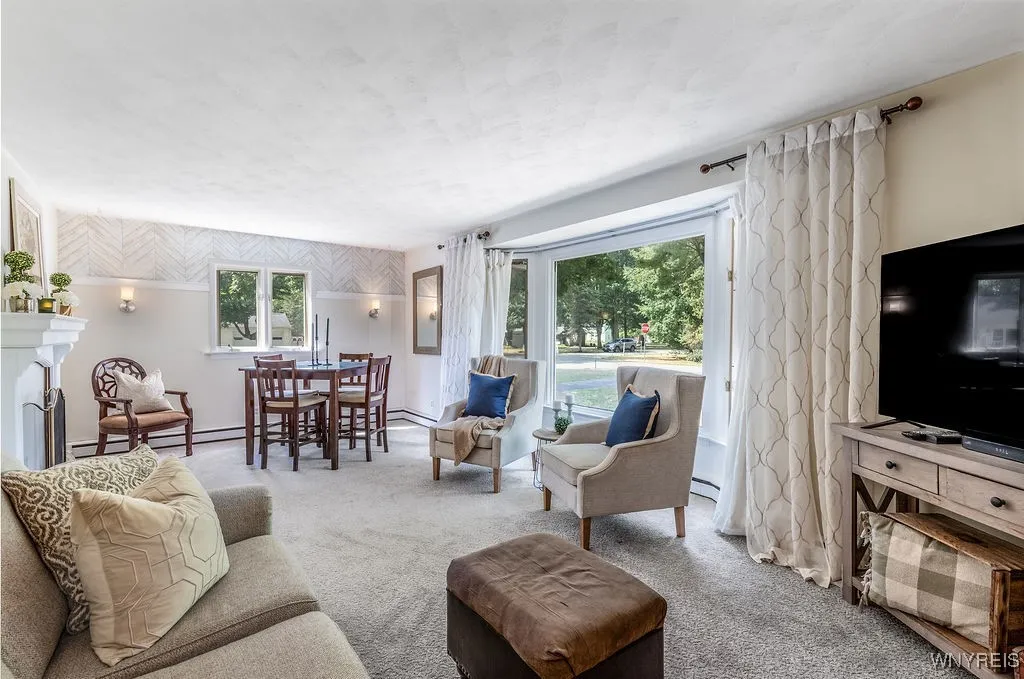4651 Overlook Drive, Clarence, New York 14221, Clarence, New York 14221, 3 Bedrooms Bedrooms, 8 Rooms Rooms,2 BathroomsBathrooms,Residential,For Sale,4651 Overlook Drive, Clarence, New York 14221,B1629272