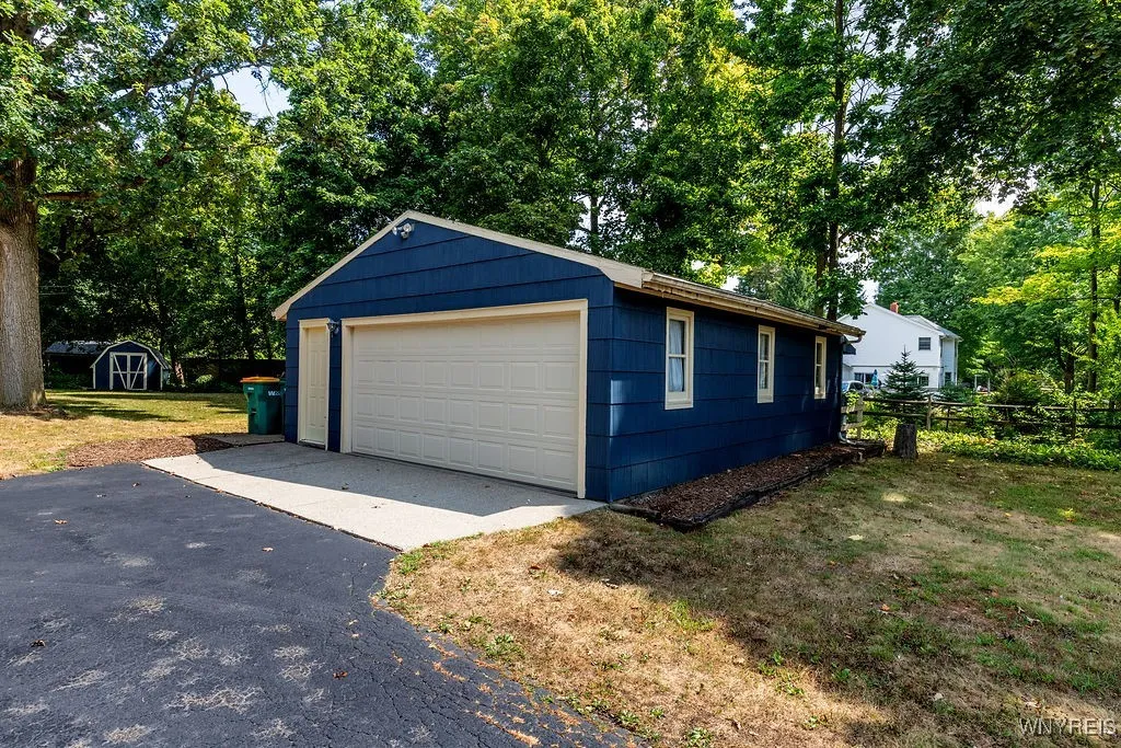 4651 Overlook Drive, Clarence, New York 14221, Clarence, New York 14221, 3 Bedrooms Bedrooms, 8 Rooms Rooms,2 BathroomsBathrooms,Residential,For Sale,4651 Overlook Drive, Clarence, New York 14221,B1629272