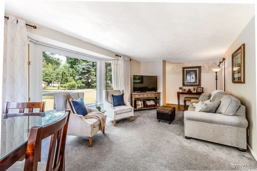 4651 Overlook Drive, Clarence, New York 14221, Clarence, New York 14221, 3 Bedrooms Bedrooms, 8 Rooms Rooms,2 BathroomsBathrooms,Residential,For Sale,4651 Overlook Drive, Clarence, New York 14221,B1629272