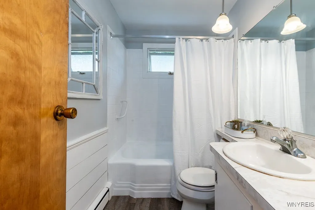 4651 Overlook Drive, Clarence, New York 14221, Clarence, New York 14221, 3 Bedrooms Bedrooms, 8 Rooms Rooms,2 BathroomsBathrooms,Residential,For Sale,4651 Overlook Drive, Clarence, New York 14221,B1629272