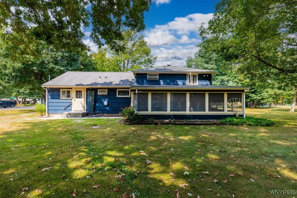 4651 Overlook Drive, Clarence, New York 14221, Clarence, New York 14221, 3 Bedrooms Bedrooms, 8 Rooms Rooms,2 BathroomsBathrooms,Residential,For Sale,4651 Overlook Drive, Clarence, New York 14221,B1629272