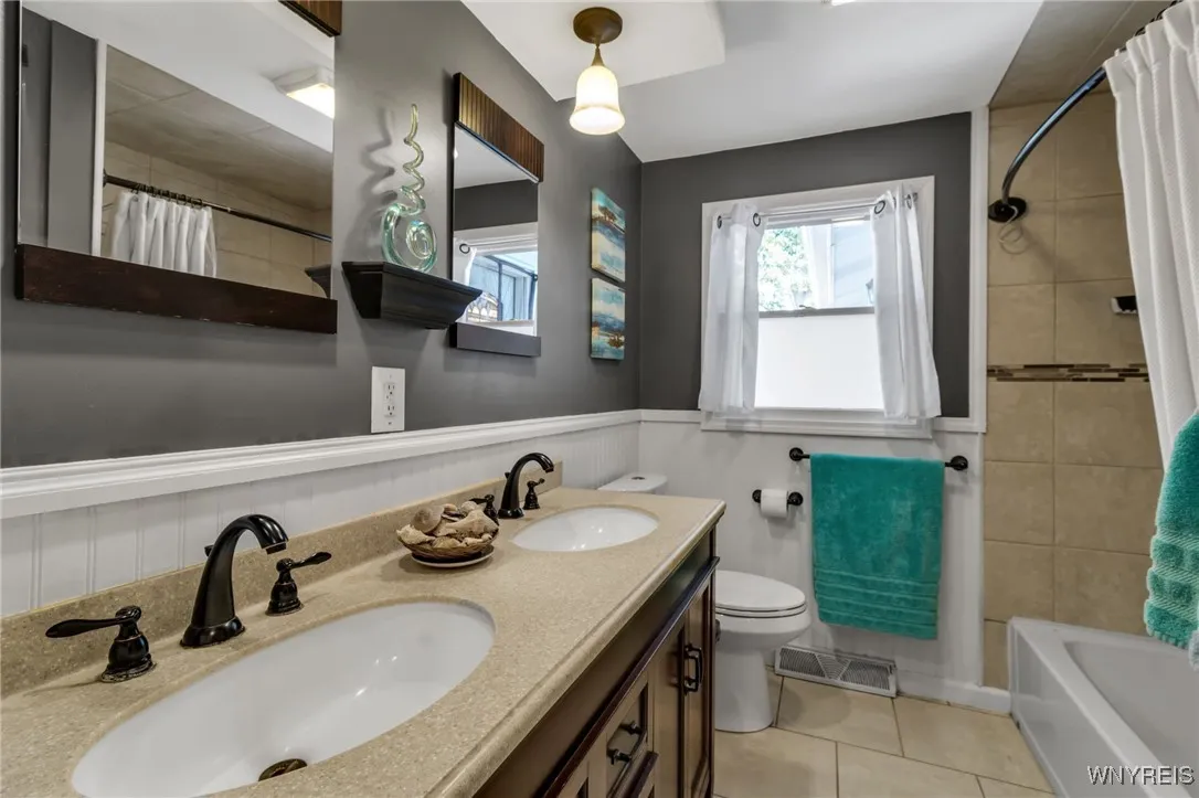 76 Sunshine Drive, Amherst, New York 14228, Amherst, New York 14228, 3 Bedrooms Bedrooms, 6 Rooms Rooms,1 BathroomBathrooms,Residential,Closed,76 Sunshine Drive, Amherst, New York 14228,0,B1631439