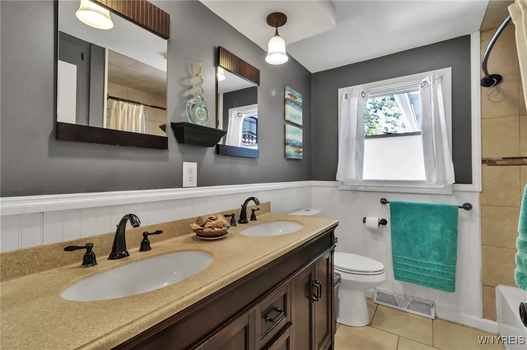 76 Sunshine Drive, Amherst, New York 14228, Amherst, New York 14228, 3 Bedrooms Bedrooms, 6 Rooms Rooms,1 BathroomBathrooms,Residential,Closed,76 Sunshine Drive, Amherst, New York 14228,0,B1631439