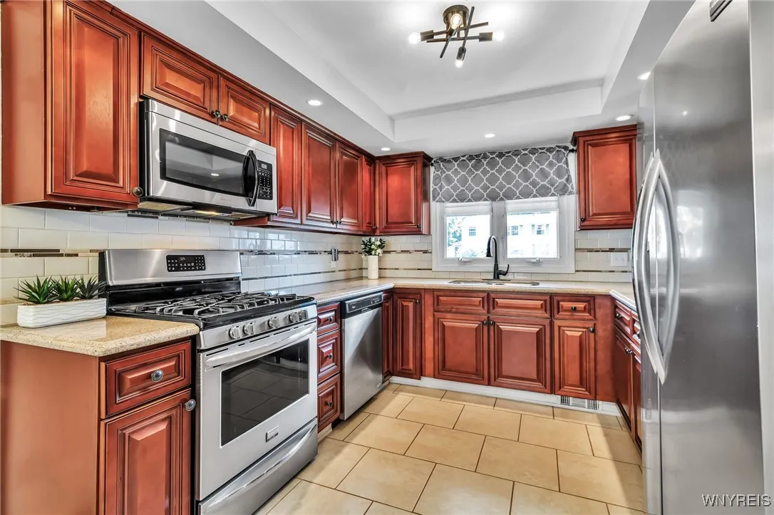 76 Sunshine Drive, Amherst, New York 14228, Amherst, New York 14228, 3 Bedrooms Bedrooms, 6 Rooms Rooms,1 BathroomBathrooms,Residential,For Sale,76 Sunshine Drive, Amherst, New York 14228,0,B1631439