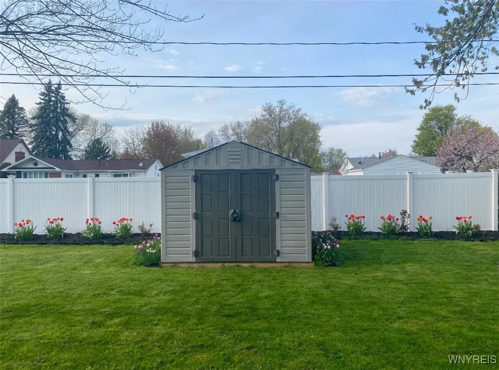 76 Sunshine Drive, Amherst, New York 14228, Amherst, New York 14228, 3 Bedrooms Bedrooms, 6 Rooms Rooms,1 BathroomBathrooms,Residential,Closed,76 Sunshine Drive, Amherst, New York 14228,0,B1631439