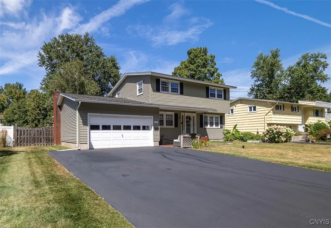 122 Riverdale Road, Clay, New York 13090, Clay, New York 13090, 4 Bedrooms Bedrooms, 11 Rooms Rooms,1 BathroomBathrooms,Residential,Closed,122 Riverdale Road, Clay, New York 13090,0,S1631753