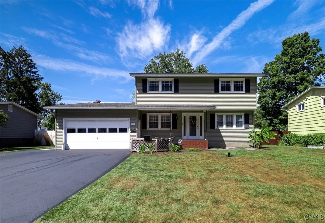 122 Riverdale Road, Clay, New York 13090, Clay, New York 13090, 4 Bedrooms Bedrooms, 11 Rooms Rooms,1 BathroomBathrooms,Residential,Closed,122 Riverdale Road, Clay, New York 13090,0,S1631753