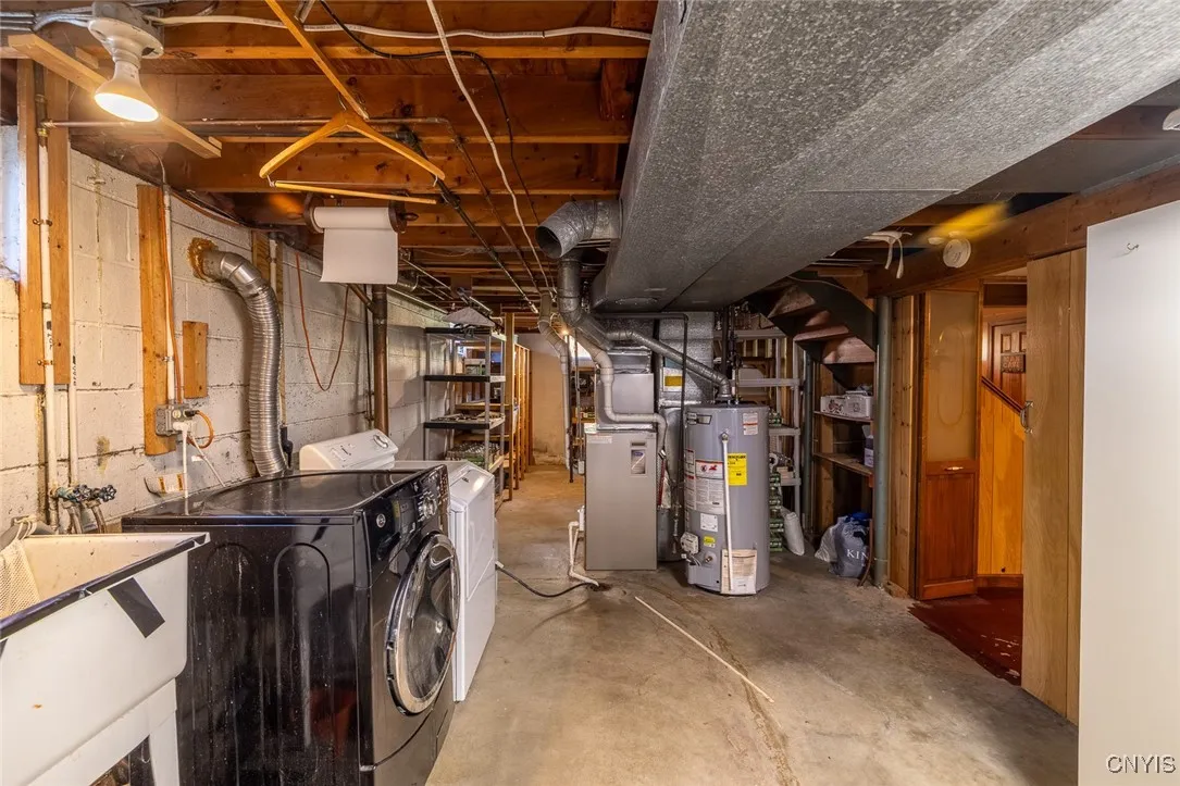 122 Riverdale Road, Clay, New York 13090, Clay, New York 13090, 4 Bedrooms Bedrooms, 11 Rooms Rooms,1 BathroomBathrooms,Residential,Closed,122 Riverdale Road, Clay, New York 13090,0,S1631753