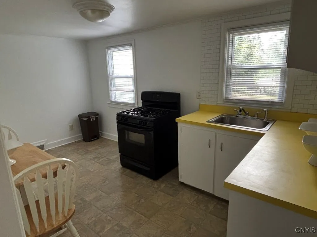 222 Darlington Road, Syracuse, New York 13208, Syracuse, New York 13208, 3 Bedrooms Bedrooms, 7 Rooms Rooms,1 BathroomBathrooms,Residential,For Sale,222 Darlington Road, Syracuse, New York 13208,0,S1631707