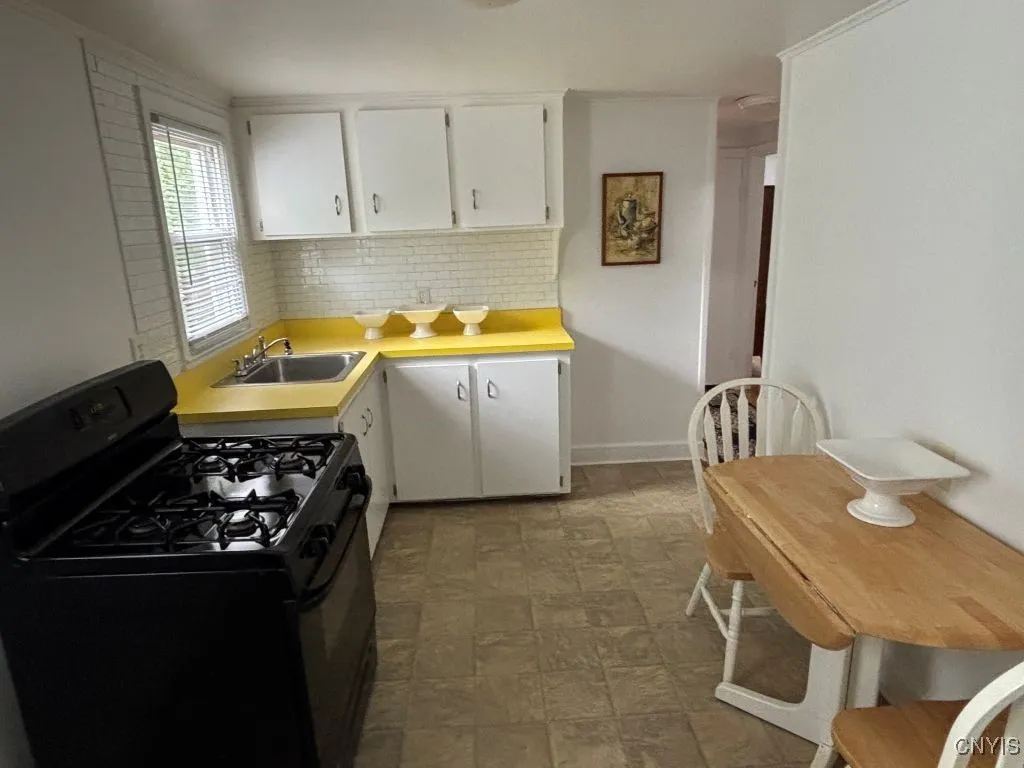222 Darlington Road, Syracuse, New York 13208, Syracuse, New York 13208, 3 Bedrooms Bedrooms, 7 Rooms Rooms,1 BathroomBathrooms,Residential,For Sale,222 Darlington Road, Syracuse, New York 13208,0,S1631707