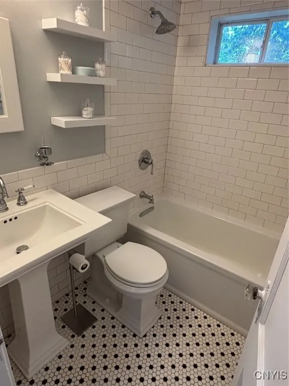 222 Darlington Road, Syracuse, New York 13208, Syracuse, New York 13208, 3 Bedrooms Bedrooms, 7 Rooms Rooms,1 BathroomBathrooms,Residential,For Sale,222 Darlington Road, Syracuse, New York 13208,0,S1631707