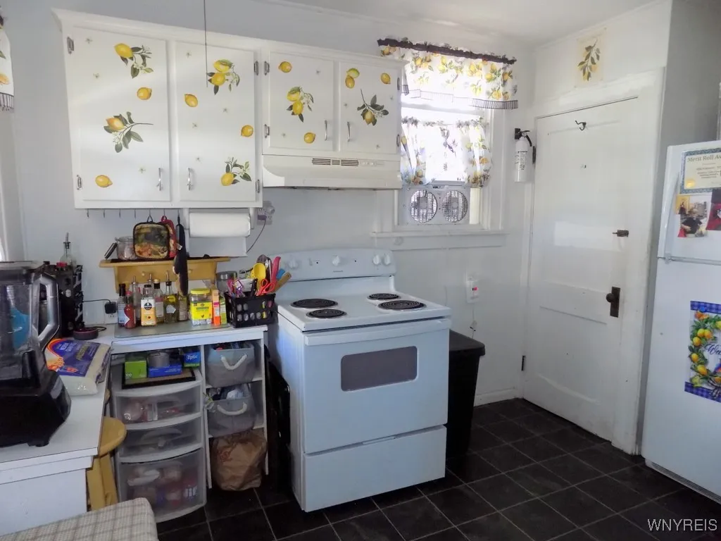 74 Ross Avenue, Buffalo, New York 14207, Buffalo, New York 14207, 4 Bedrooms Bedrooms, 6 Rooms Rooms,1 BathroomBathrooms,Residential,For Sale,74 Ross Avenue, Buffalo, New York 14207,B1627597