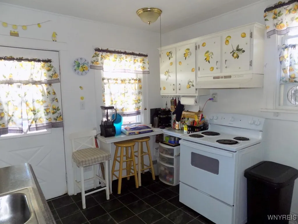 74 Ross Avenue, Buffalo, New York 14207, Buffalo, New York 14207, 4 Bedrooms Bedrooms, 6 Rooms Rooms,1 BathroomBathrooms,Residential,For Sale,74 Ross Avenue, Buffalo, New York 14207,B1627597