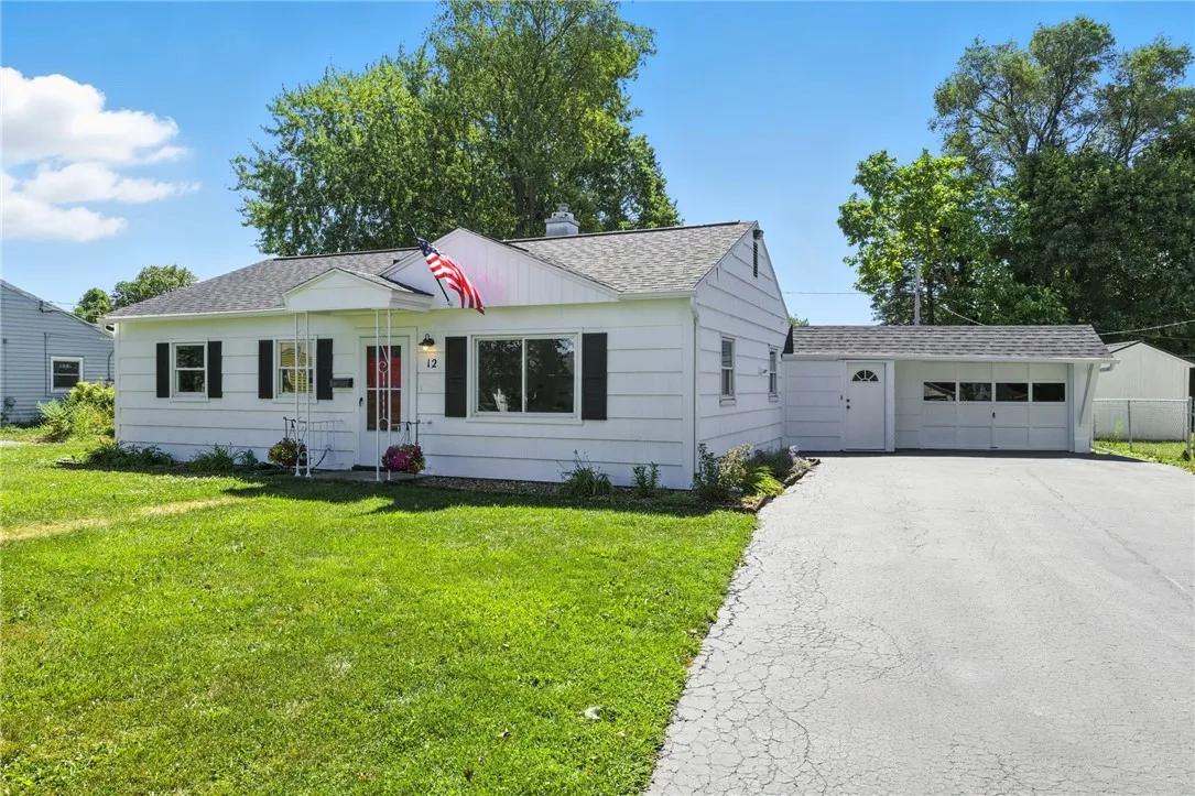 12 Beechcraft Drive, Gates, New York 14606, Gates, New York 14606, 3 Bedrooms Bedrooms, 6 Rooms Rooms,1 BathroomBathrooms,Residential,For Sale,12 Beechcraft Drive, Gates, New York 14606,0,R1631795