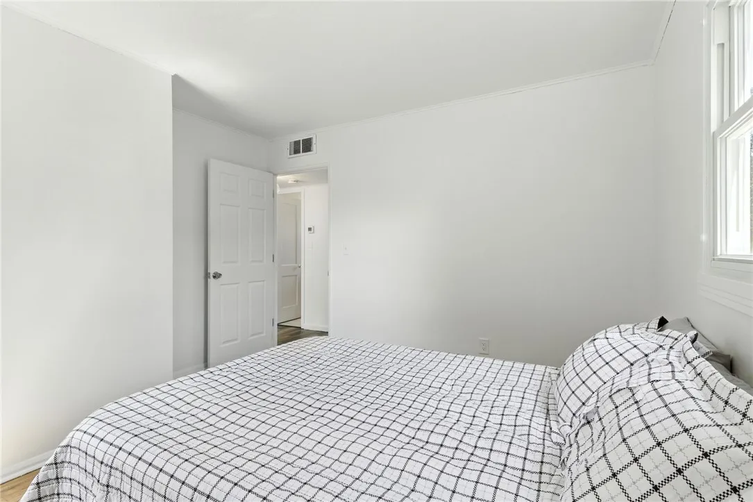 12 Beechcraft Drive, Gates, New York 14606, Gates, New York 14606, 3 Bedrooms Bedrooms, 6 Rooms Rooms,1 BathroomBathrooms,Residential,For Sale,12 Beechcraft Drive, Gates, New York 14606,0,R1631795