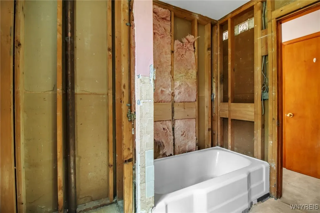 10121 Greiner Road, Clarence, New York 14031, Clarence, New York 14031, 2 Bedrooms Bedrooms, 6 Rooms Rooms,1 BathroomBathrooms,Residential,Closed,10121 Greiner Road, Clarence, New York 14031,0,B1631028