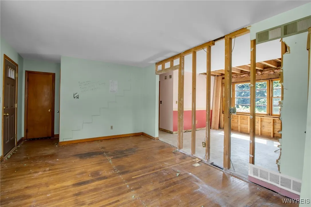 10121 Greiner Road, Clarence, New York 14031, Clarence, New York 14031, 2 Bedrooms Bedrooms, 6 Rooms Rooms,1 BathroomBathrooms,Residential,Closed,10121 Greiner Road, Clarence, New York 14031,0,B1631028