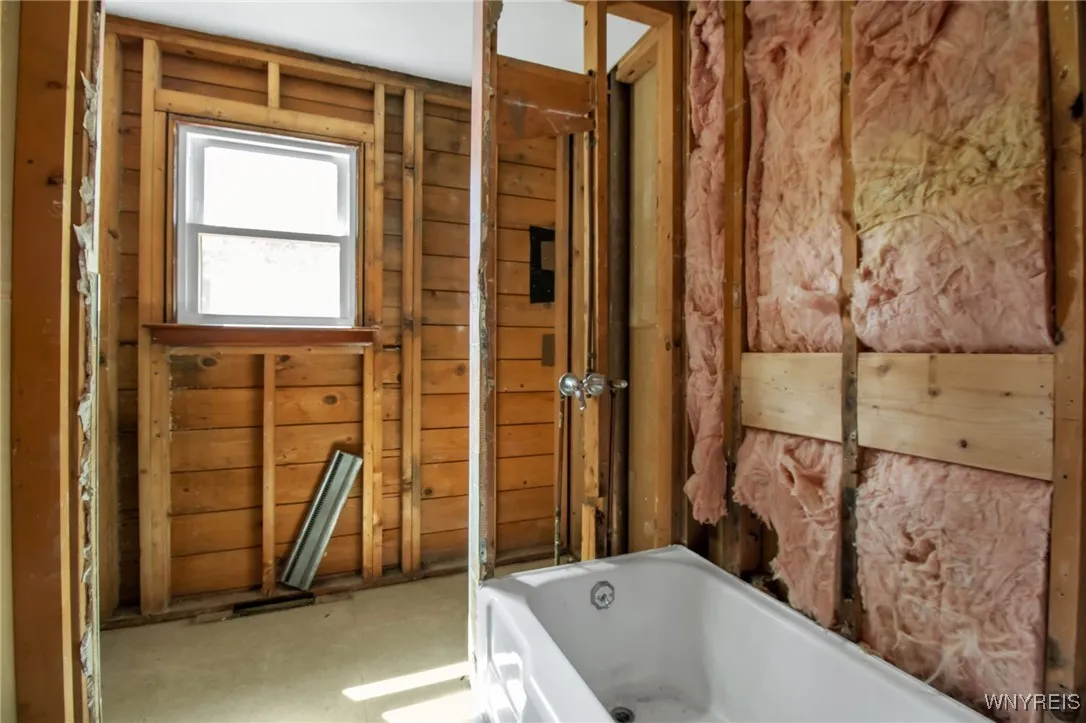 10121 Greiner Road, Clarence, New York 14031, Clarence, New York 14031, 2 Bedrooms Bedrooms, 6 Rooms Rooms,1 BathroomBathrooms,Residential,Closed,10121 Greiner Road, Clarence, New York 14031,0,B1631028