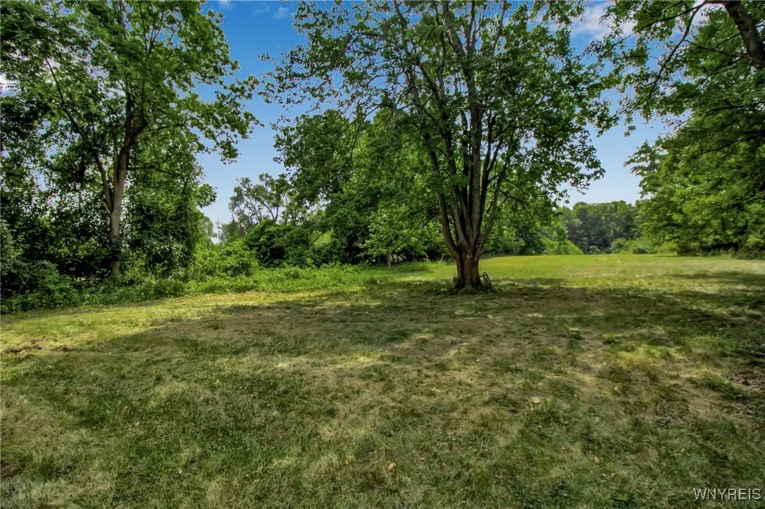 10121 Greiner Road, Clarence, New York 14031, Clarence, New York 14031, 2 Bedrooms Bedrooms, 6 Rooms Rooms,1 BathroomBathrooms,Residential,Closed,10121 Greiner Road, Clarence, New York 14031,0,B1631028