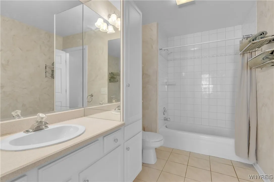 1 B Astor Ridge Drive B, Amherst, New York 14228, Amherst, New York 14228, 3 Bedrooms Bedrooms, 7 Rooms Rooms,2 BathroomsBathrooms,Residential,Closed,1 B Astor Ridge Drive B, Amherst, New York 14228,0,B1630342