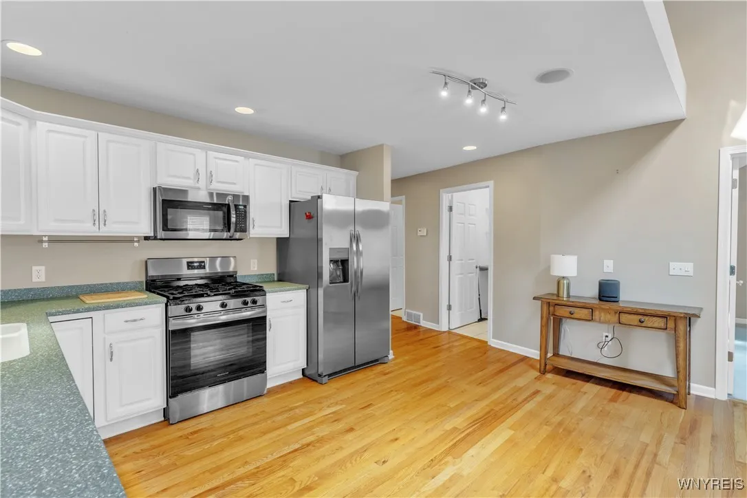 1 B Astor Ridge Drive B, Amherst, New York 14228, Amherst, New York 14228, 3 Bedrooms Bedrooms, 7 Rooms Rooms,2 BathroomsBathrooms,Residential,Closed,1 B Astor Ridge Drive B, Amherst, New York 14228,0,B1630342