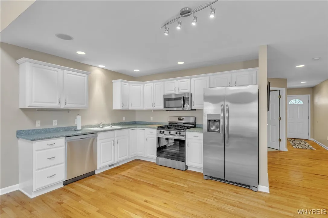 1 B Astor Ridge Drive B, Amherst, New York 14228, Amherst, New York 14228, 3 Bedrooms Bedrooms, 7 Rooms Rooms,2 BathroomsBathrooms,Residential,Closed,1 B Astor Ridge Drive B, Amherst, New York 14228,0,B1630342