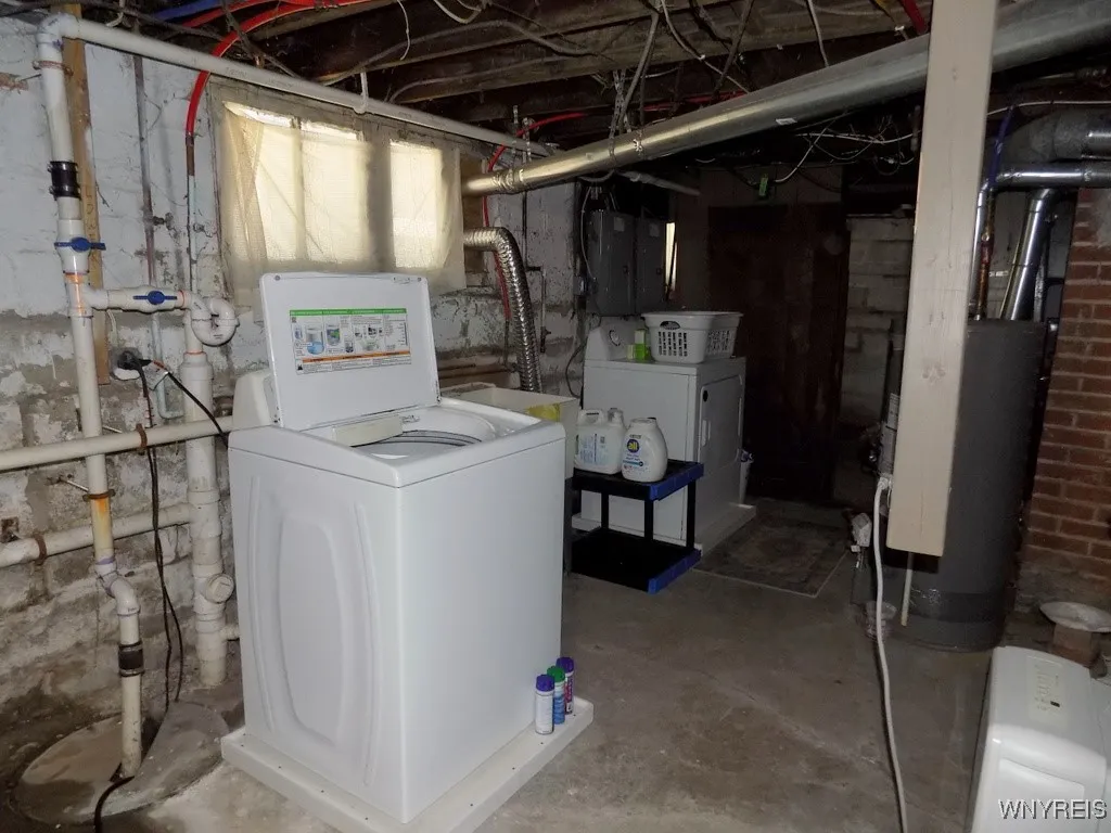 87 Laird Avenue, Buffalo, New York 14207, Buffalo, New York 14207, 4 Bedrooms Bedrooms, ,2 BathroomsBathrooms,Residential,For Sale,87 Laird Avenue, Buffalo, New York 14207,B1627595