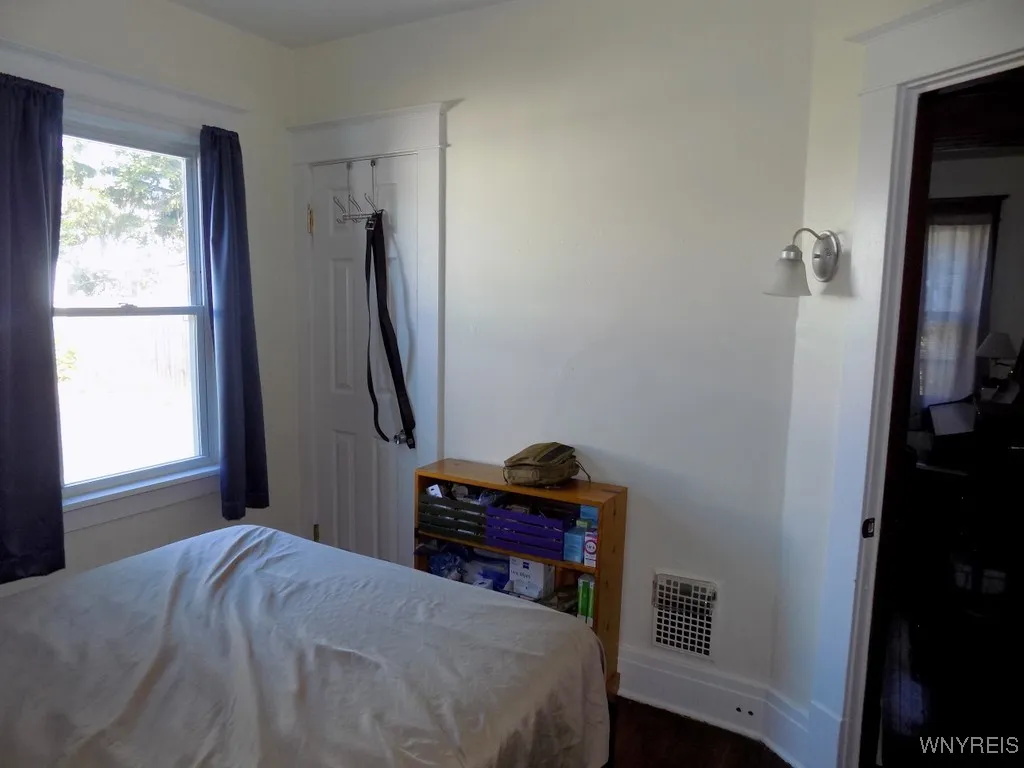 87 Laird Avenue, Buffalo, New York 14207, Buffalo, New York 14207, 4 Bedrooms Bedrooms, ,2 BathroomsBathrooms,Residential,For Sale,87 Laird Avenue, Buffalo, New York 14207,B1627595