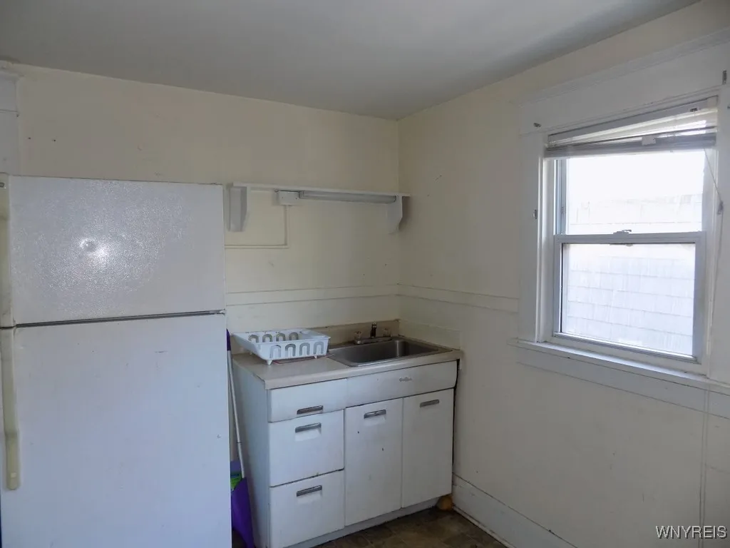 87 Laird Avenue, Buffalo, New York 14207, Buffalo, New York 14207, 4 Bedrooms Bedrooms, ,2 BathroomsBathrooms,Residential,Closed,87 Laird Avenue, Buffalo, New York 14207,0,B1627595