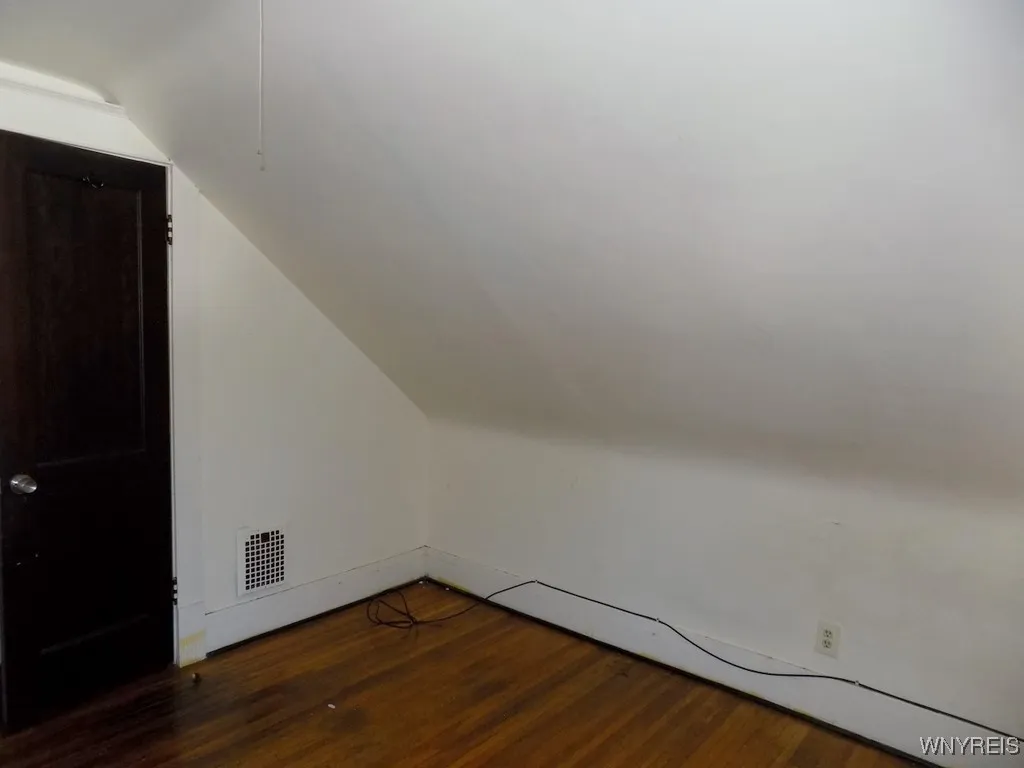 87 Laird Avenue, Buffalo, New York 14207, Buffalo, New York 14207, 4 Bedrooms Bedrooms, ,2 BathroomsBathrooms,Residential,For Sale,87 Laird Avenue, Buffalo, New York 14207,B1627595