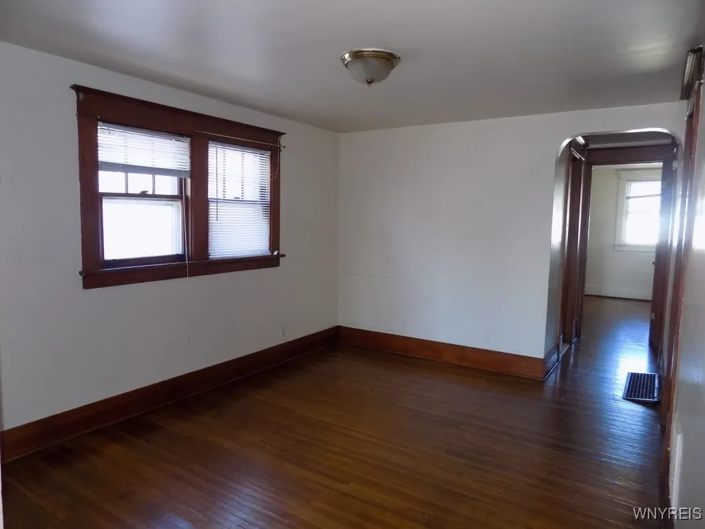 87 Laird Avenue, Buffalo, New York 14207, Buffalo, New York 14207, 4 Bedrooms Bedrooms, ,2 BathroomsBathrooms,Residential,For Sale,87 Laird Avenue, Buffalo, New York 14207,B1627595