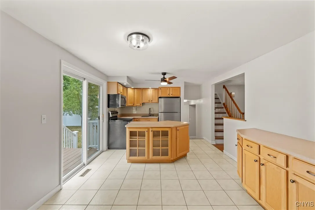 211 Windebank Lane, Manlius, New York 13116, Manlius, New York 13116, 3 Bedrooms Bedrooms, 7 Rooms Rooms,1 BathroomBathrooms,Residential,Closed,211 Windebank Lane, Manlius, New York 13116,0,S1631761